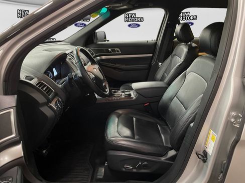 Used 2016 Ford Explorer XLT w/ Equipment Group 202A AWD/4WD image 9