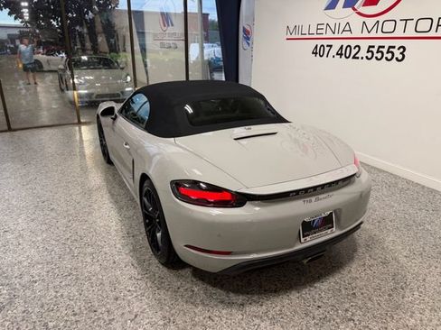 Used 2019 Porsche 718 Boxster RWD image 36
