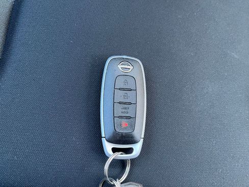 Used 2025 Nissan Versa SV FWD image 21