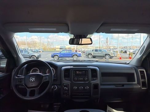 Used 2017 RAM 1500 Express AWD/4WD image 15