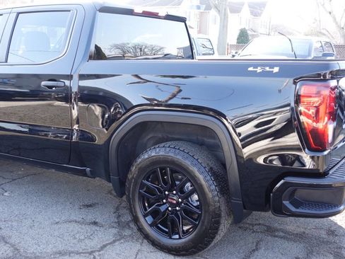 Used 2023 GMC Sierra 1500 Pro w/ Graphite Edition AWD/4WD image 9