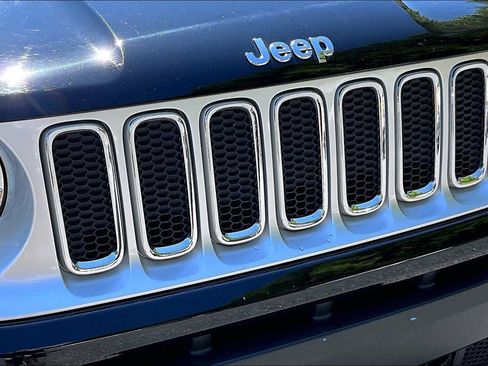 Used 2015 Jeep Renegade Limited AWD/4WD image 28