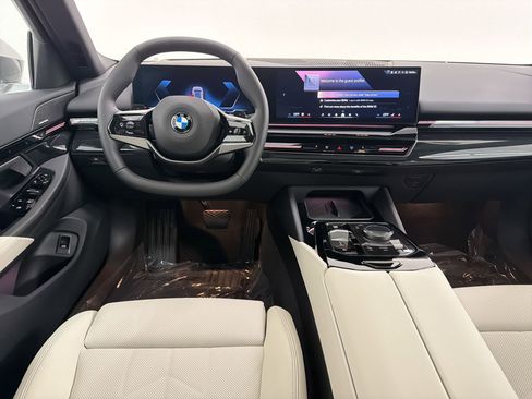 New 2026 BMW 530i RWD image 25