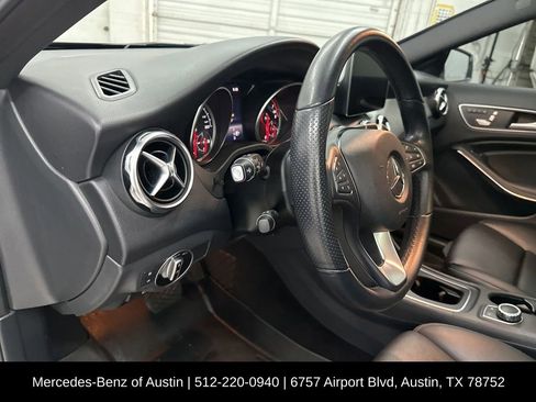 Used 2020 Mercedes-Benz GLA 250 4MATIC image 14