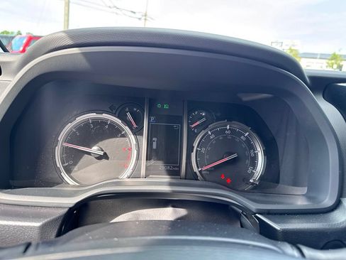 Used 2022 Toyota 4Runner TRD Off-Road Premium w/ TRD Black Wheel Package (TMS) AWD/4WD image 15