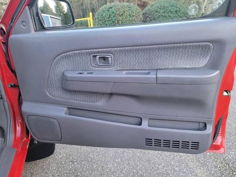 Used 2000 Nissan Frontier XE image 21