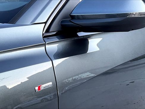 Used 2025 Audi Q8 Premium Plus w/ Premium Plus Package image 12