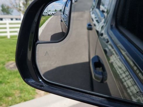 Used 2023 Jeep Wagoneer L Series II image 40