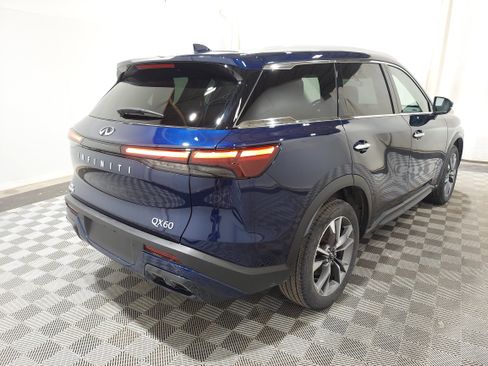 Used 2024 INFINITI QX60 Luxe AWD/4WD image 3