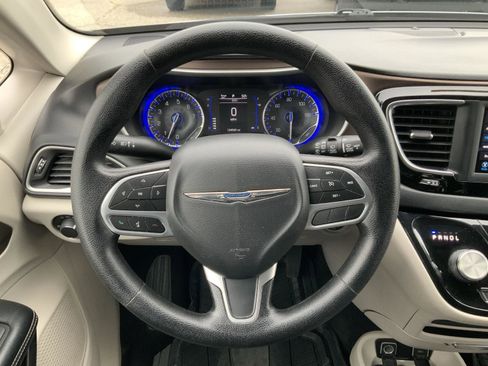 Used 2020 Chrysler Voyager Lxi image 26