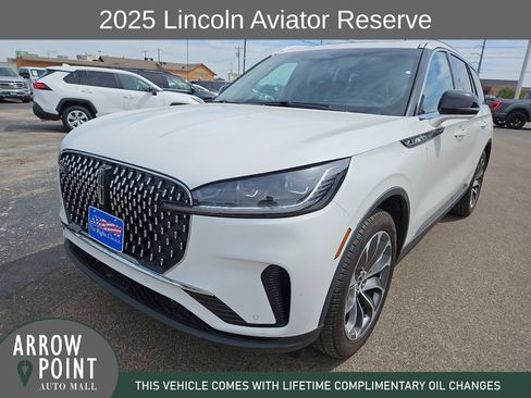Used 2025 Lincoln Aviator Reserve w/ Luxury Package AWD/4WD image 4