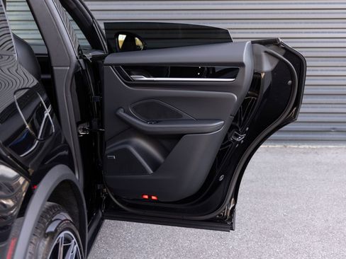 New 2026 Porsche Macan 4 Electric image 28