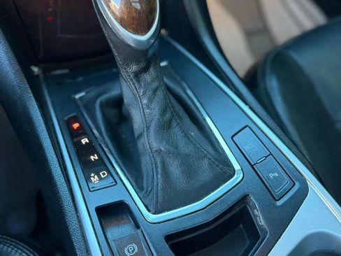 Used 2014 Cadillac SRX Luxury image 11