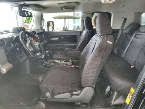 Used 2013 Toyota FJ Cruiser 4WD w/ Upgrade Pkg image 12