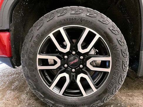 Used 2021 GMC Sierra 1500 AT4 w/ AT4 Premium Package AWD/4WD image 8