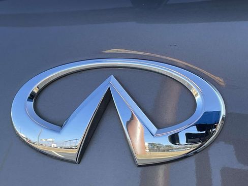 Used 2016 INFINITI QX80 Luxe w/ 22" Wheel Package image 10