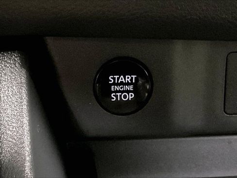 Used 2025 Nissan Rogue SV AWD/4WD image 36