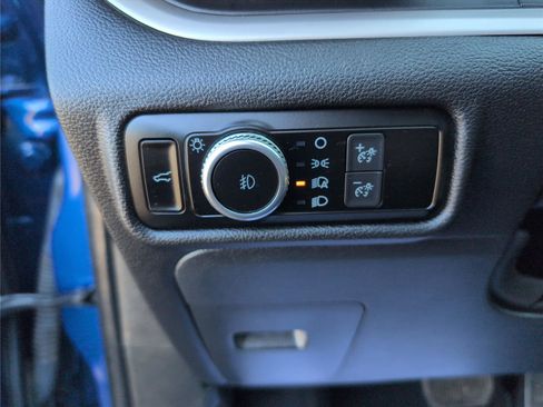 Used 2022 Ford Explorer XLT w/ Equipment Group 202A AWD/4WD image 16