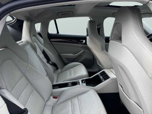 Used 2017 Porsche Panamera 4 AWD/4WD image 44