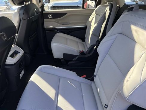 New 2025 Lincoln Navigator L Reserve image 18