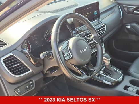 Used 2023 Kia Seltos SX AWD/4WD image 2