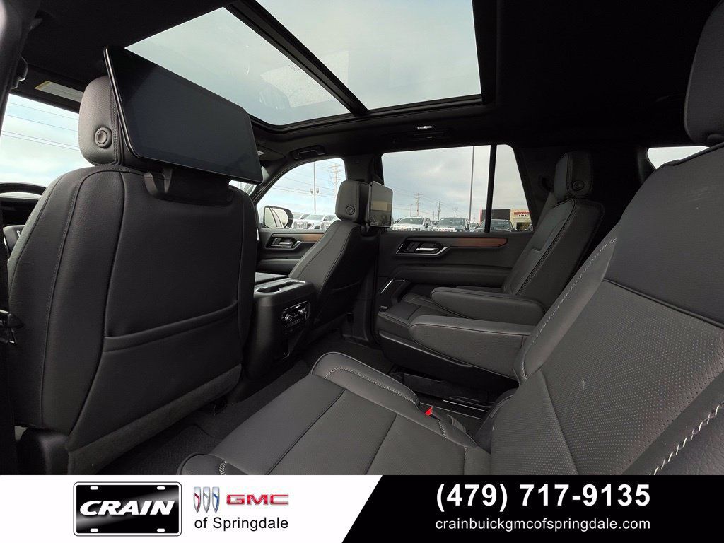 Used 2025 GMC Yukon Denali w/ Advanced Technology Package AWD/4WD image 28