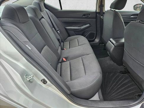 Used 2025 Nissan Altima 2.5 SV FWD image 19