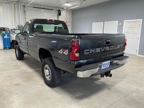 Used 2004 Chevrolet Silverado 2500 W/T w/ Skid Plate Package AWD/4WD image 5