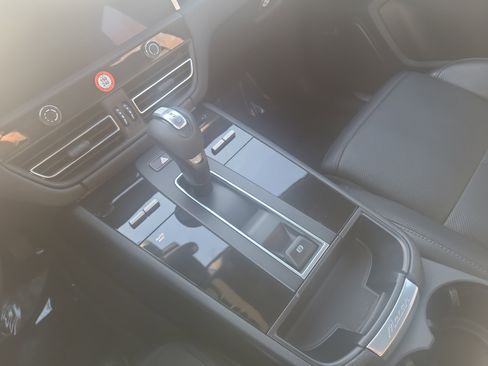 Used 2023 Porsche Macan S image 22