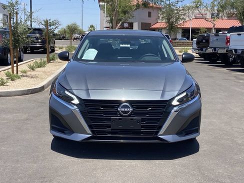 Used 2025 Nissan Altima 2.5 SV FWD image 3