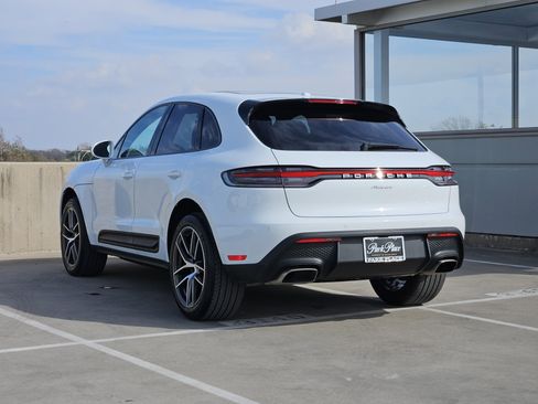 Certified 2025 Porsche Macan image 3