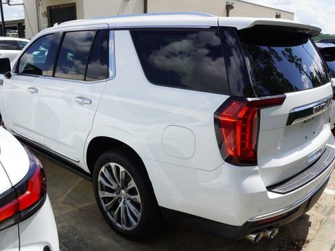 Used 2021 GMC Yukon Denali w/ Denali Premium Package RWD image 7