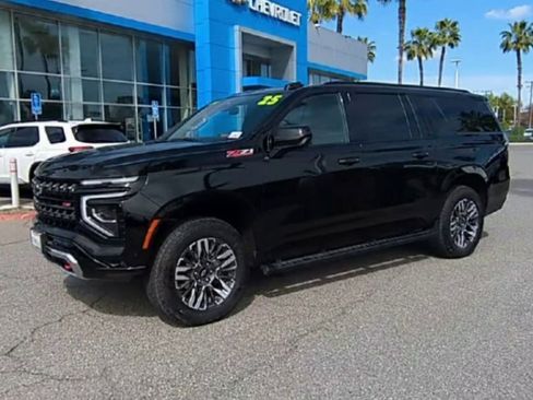 Certified 2025 Chevrolet Suburban Z71 image 4