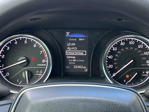 Used 2018 Toyota Camry LE FWD image 23