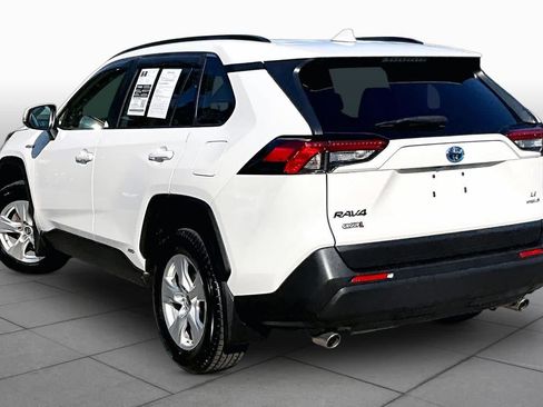 Used 2019 Toyota RAV4 LE w/ Carpet Mat Package AWD/4WD image 12