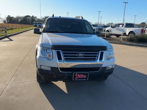 Used 2010 Ford Explorer Sport Trac XLT image 3