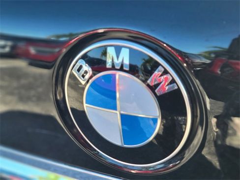 Used 2019 BMW 740i w/ M Sport Package image 5