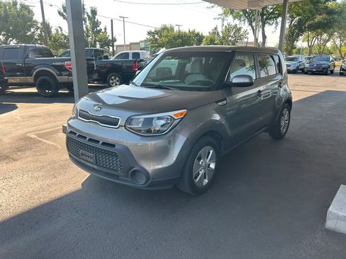 Used 2016 Kia Soul FWD image 16