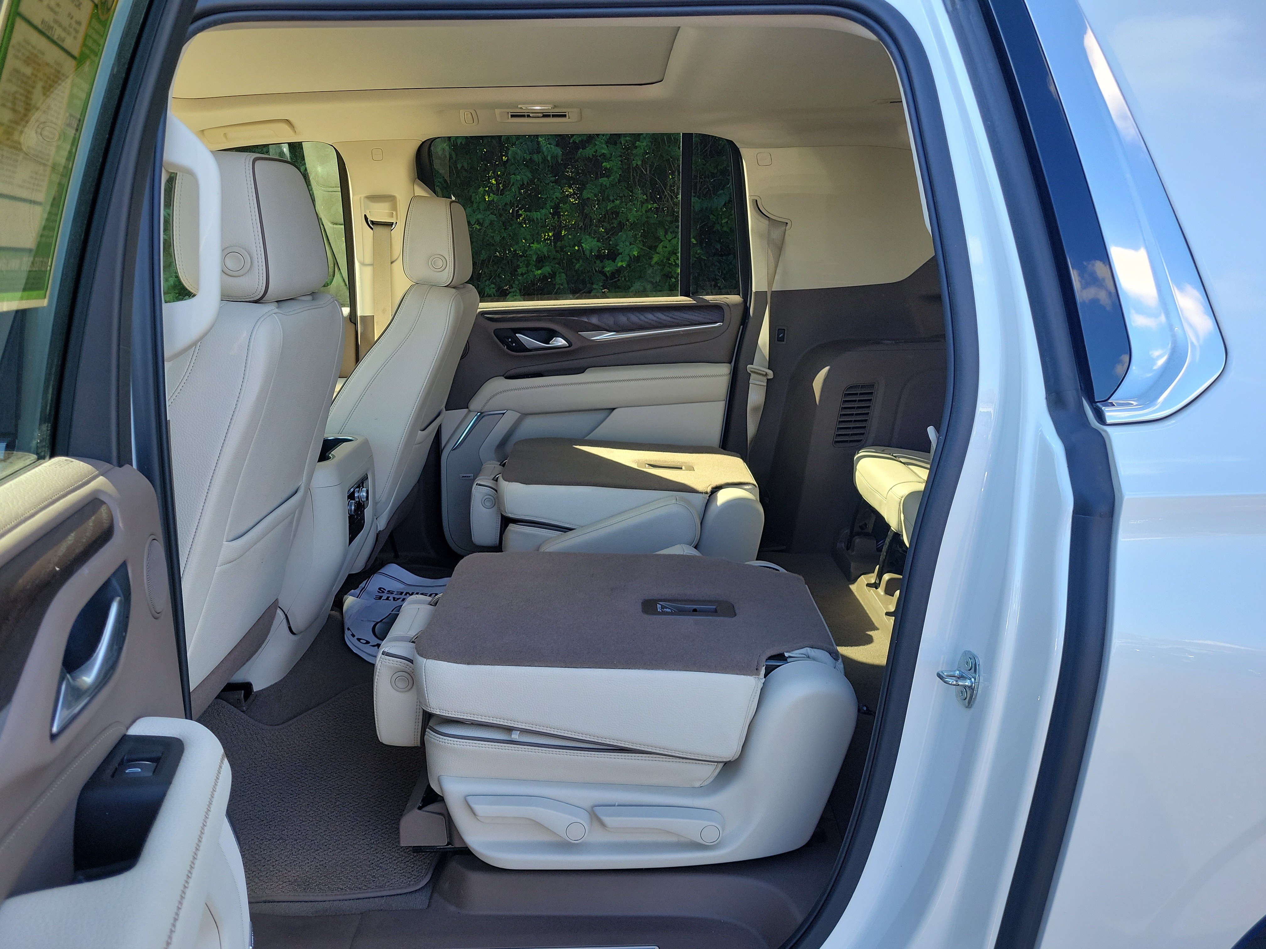 Used 2022 GMC Yukon XL Denali AWD/4WD image 12