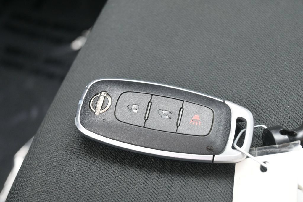 Used 2024 Nissan Rogue S FWD image 26