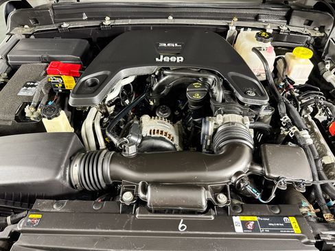 Used 2021 Jeep Gladiator Mojave AWD/4WD image 14