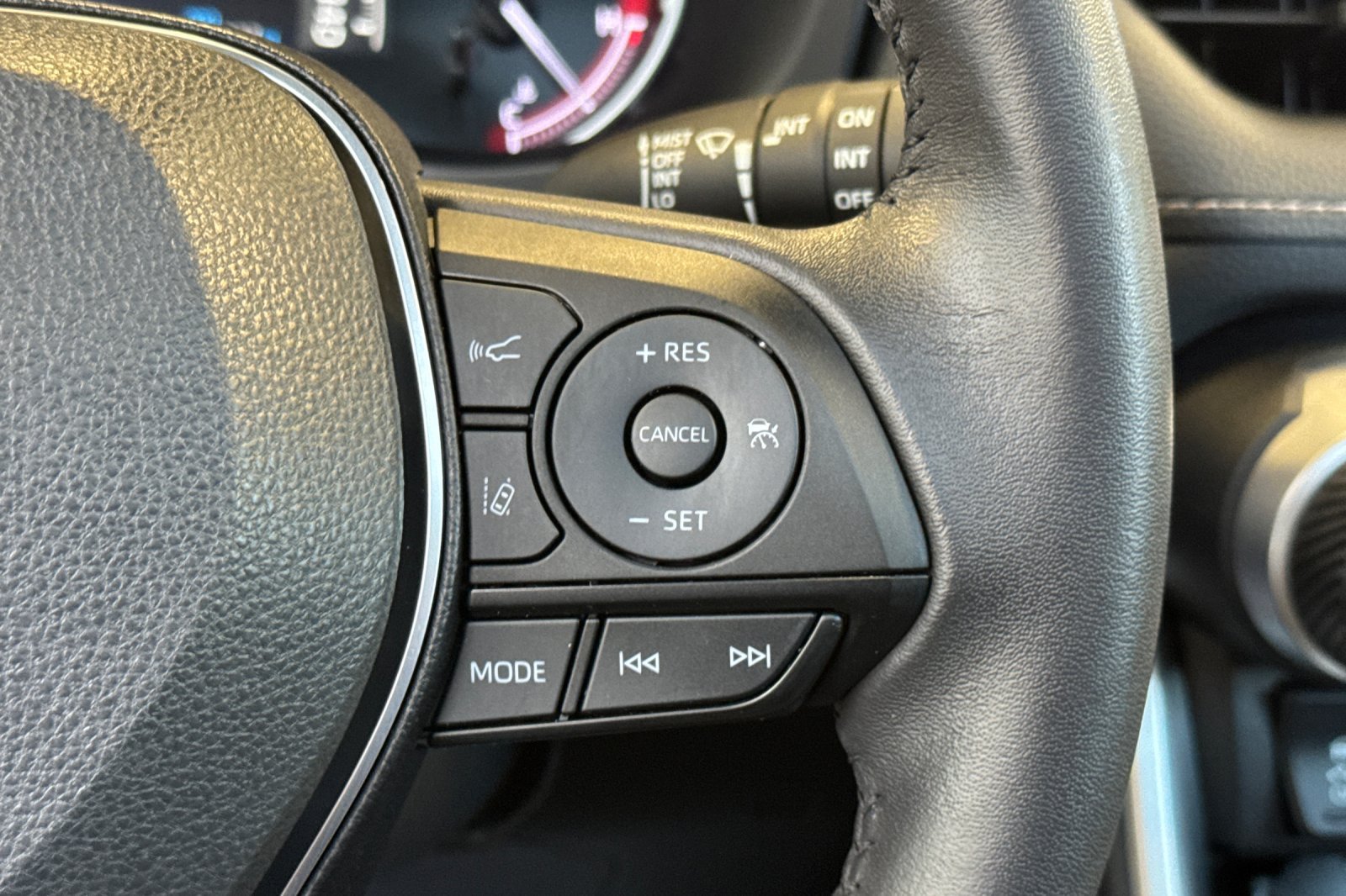 Used 2023 Toyota RAV4 XLE Premium FWD image 32