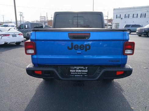 Used 2021 Jeep Gladiator Sport image 5