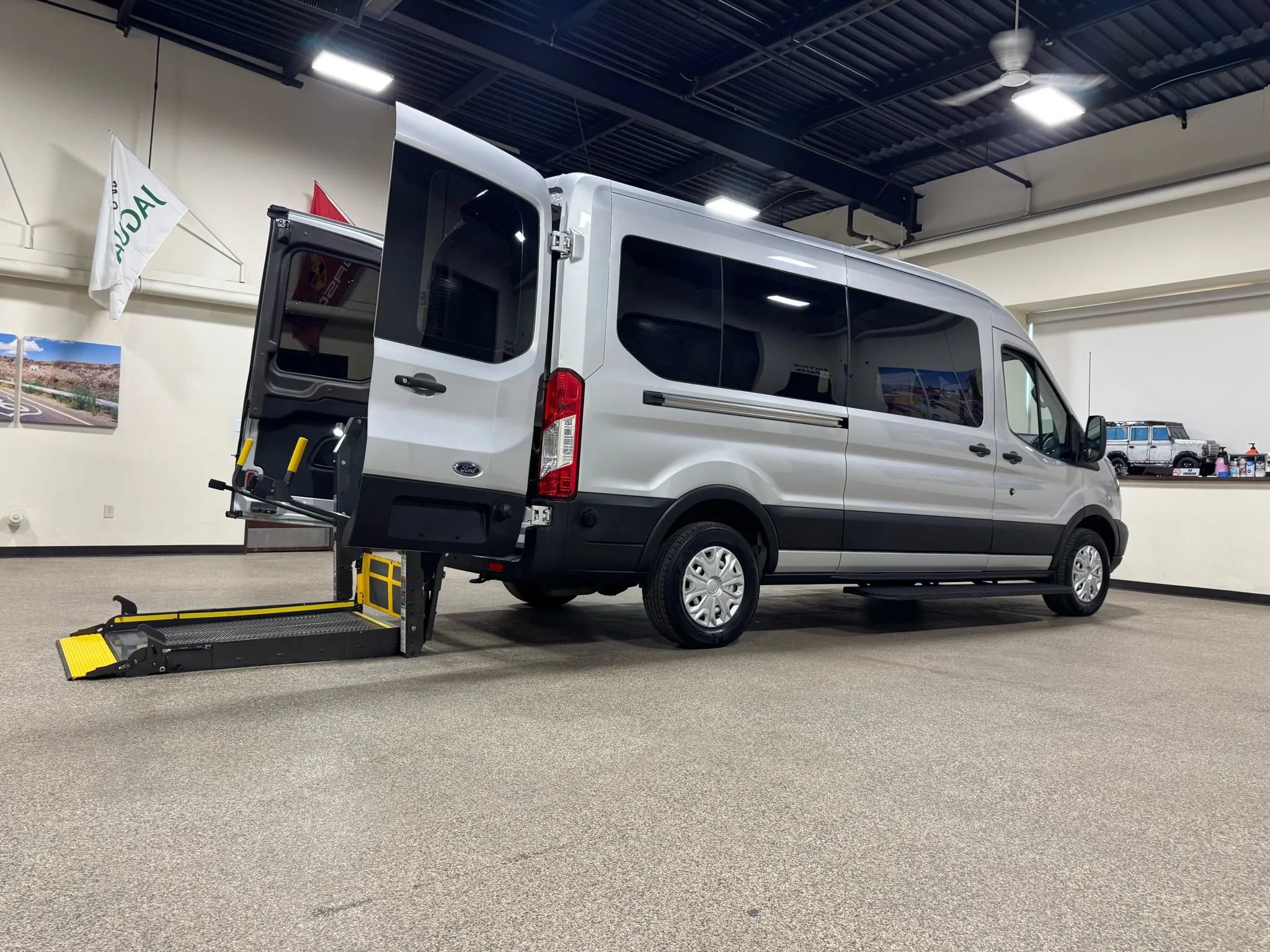 Used 2019 Ford Transit 250 148 Medium Roof RWD image 49