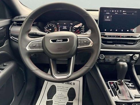 Used 2024 Jeep Compass Trailhawk image 8