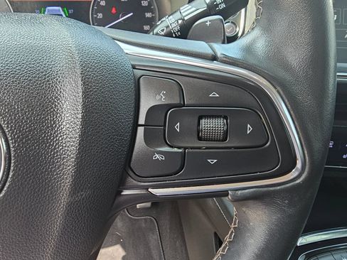 Used 2023 Buick Envision Essence w/ Sport Touring Package FWD image 18