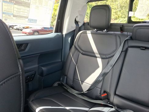 New 2025 Ford Maverick Lariat w/ Black Appearance Package image 12