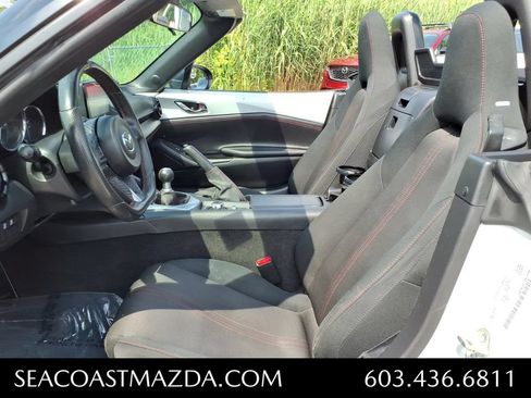 Used 2019 MAZDA MX-5 Miata Club w/ I-ACTIVSENSE Club Package RWD image 9