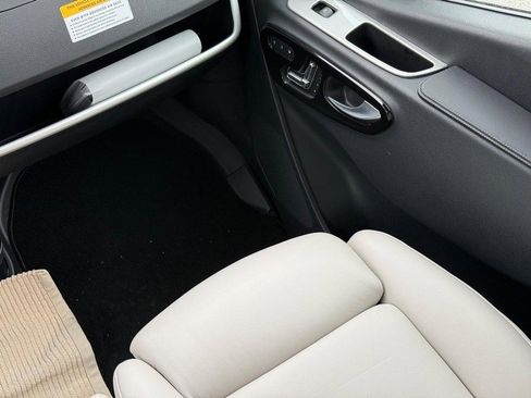 Used 2021 Mercedes-Benz Sprinter 2500 image 16