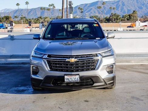 Used 2023 Chevrolet Traverse LT w/ LT Premium Package image 3